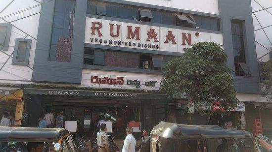 Hotel Rumaan Restaurant