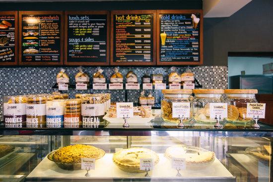 Joma Bakery Cafe