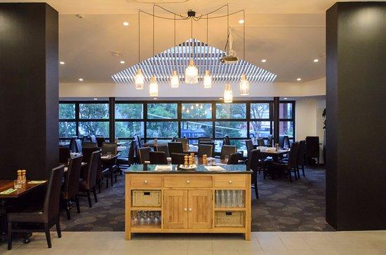 Glasshouse Bar and Grill