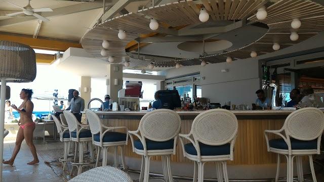 Ola Ocean Front & Bistro