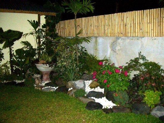 Casa De Sikatuna Garden Restaurant