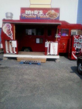 M & D'S Poutine Palace