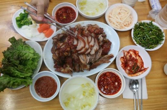 Seongsu Pig's Feet