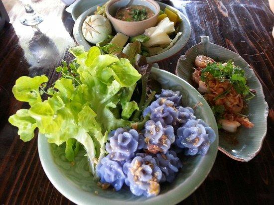 Khrua Achan Saiyut Restaurant