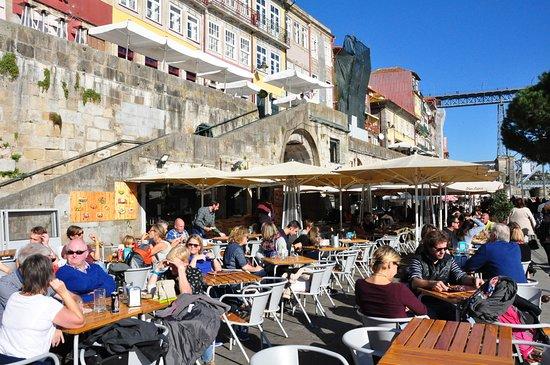 O Buraquinho Vinhos & Petiscos