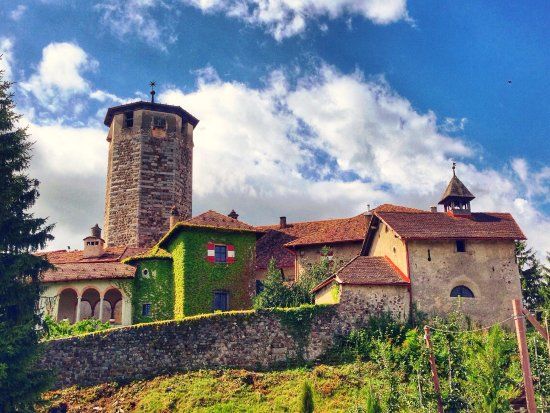 Castel Valer
