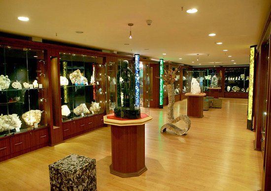 National Handicrafts Design Gallery & Earth Treasures Museum