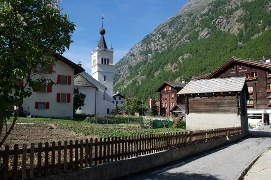 Roemisch-katholische Kirche Täsch