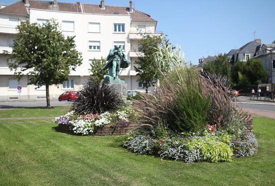 Monument à Victor Hugo