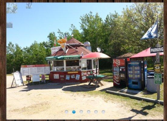 Sandy's Snack Shack at Geppetto's