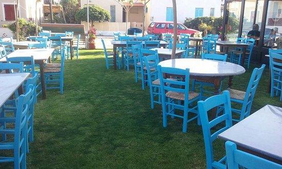 Sinantisi Family Restaurant