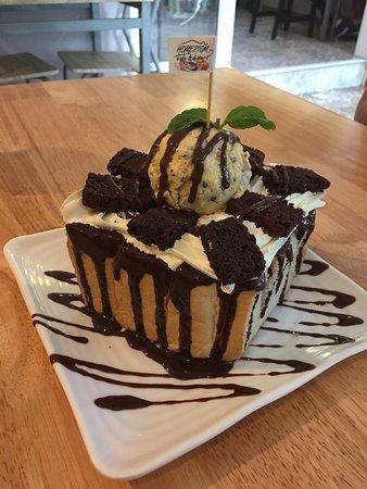 Homeroom Cafe & Dessert