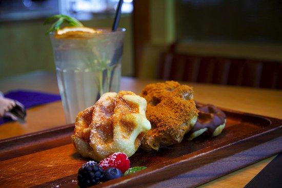 Nero Belgian Waffle Bar