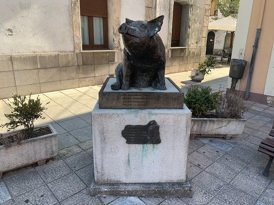 Estatua al "Gochu"