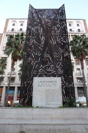 Monumento a Salvo D'Aquisto