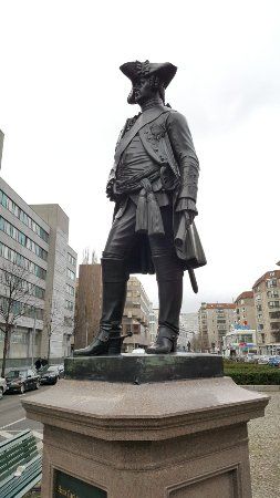 Hans Carl von Winterfeldt statue