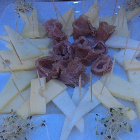 Cairo's Coffee & Casual Cuisine