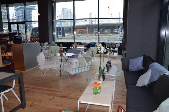 The Art Of Lunch & Lounge