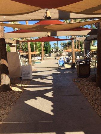 The Water's Edge Bar & Grill