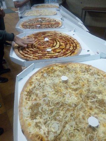 Pizzeria La Finissima Maxipizza