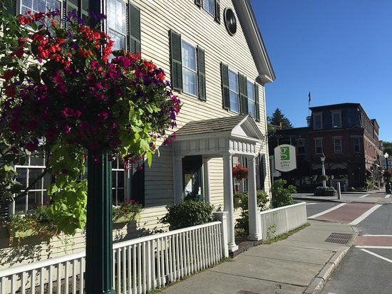 Gallery One On The Green