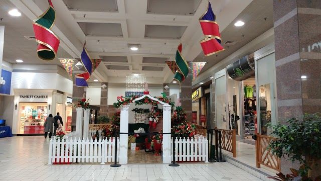 Colonial Park Mall