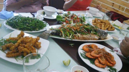 Hoa San Ho Restaurant