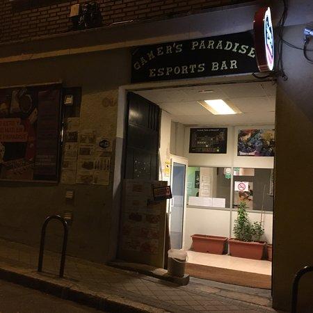 Gamer's Paradise eSports Bar