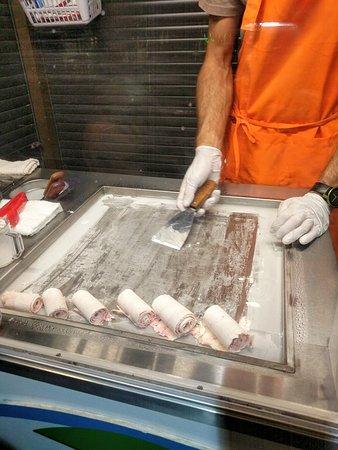 Ice Cream Rolls Hawaii