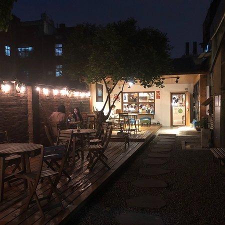 Wo Men Ta Men As One Cafe