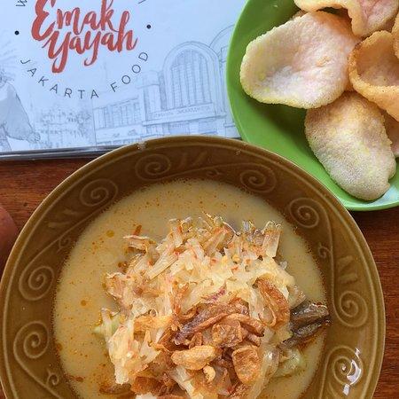 Warung Betawi Mak Yayah