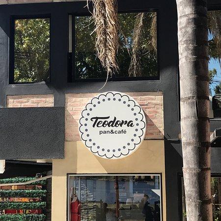 Teodora Pan & Cafe