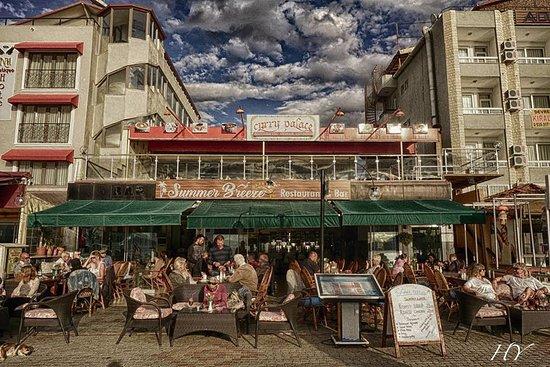 Summer Breeze Restaurant & Bar