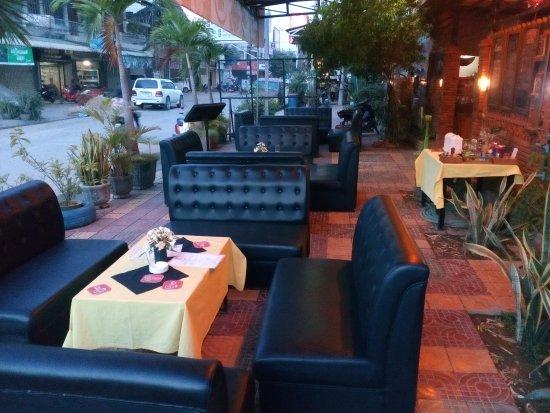 Bar Ang Restaurant & Bar