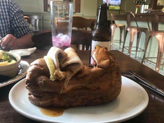 Glen Mona Hotel & Country Pub