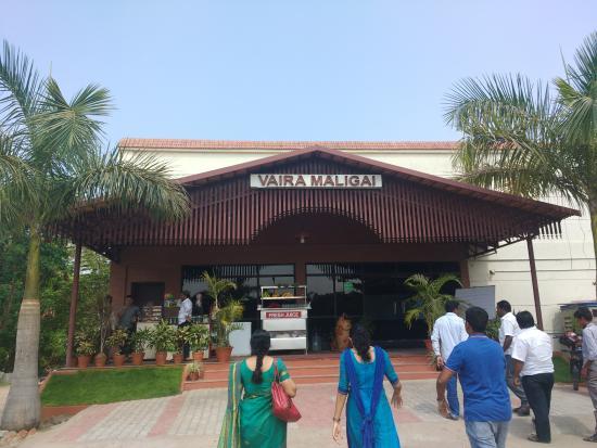 Vaira Maligai Restaurant