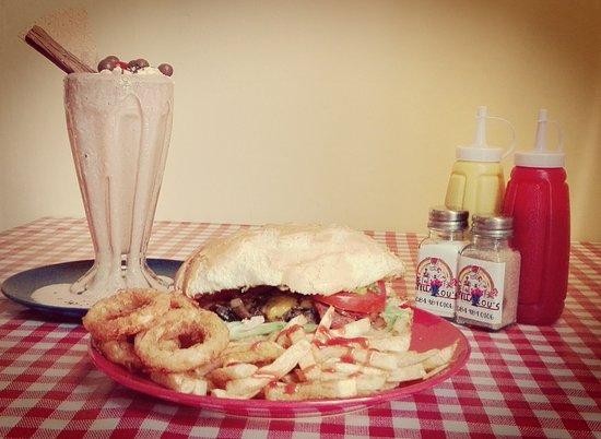 Stella-Lou's Retro Diner and Take Away