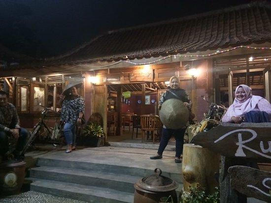 Rumah Eyang Kopi Klotok Ala Jogja