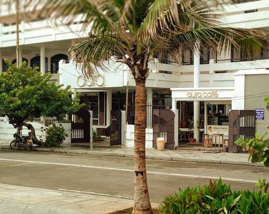 Aura Cafe