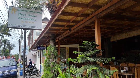 Nasi Ayam Kedewatan Ibu Mangku