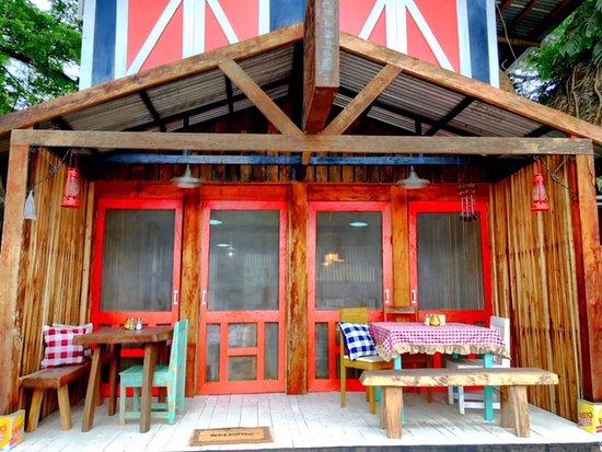 Hen House American BBQ & Grill