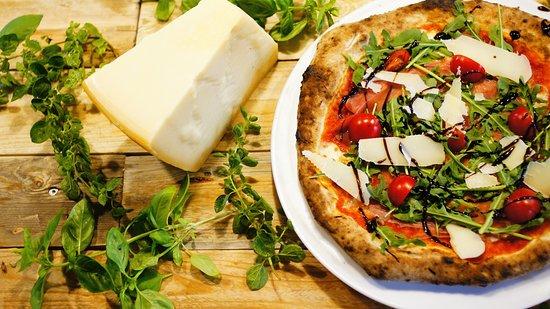 Forno Nero Pizza Napoletana