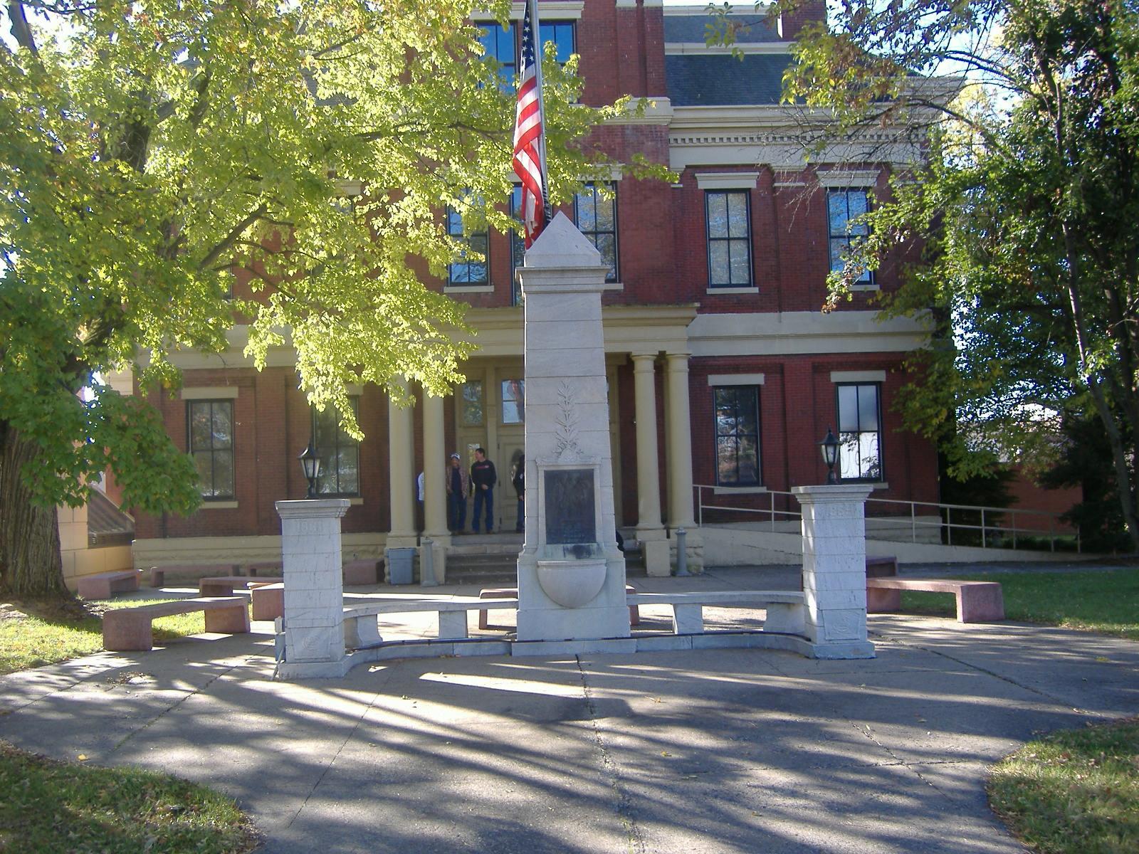 Confederate Memorial in Mayfield