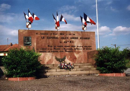 monument du caporal Peugeot