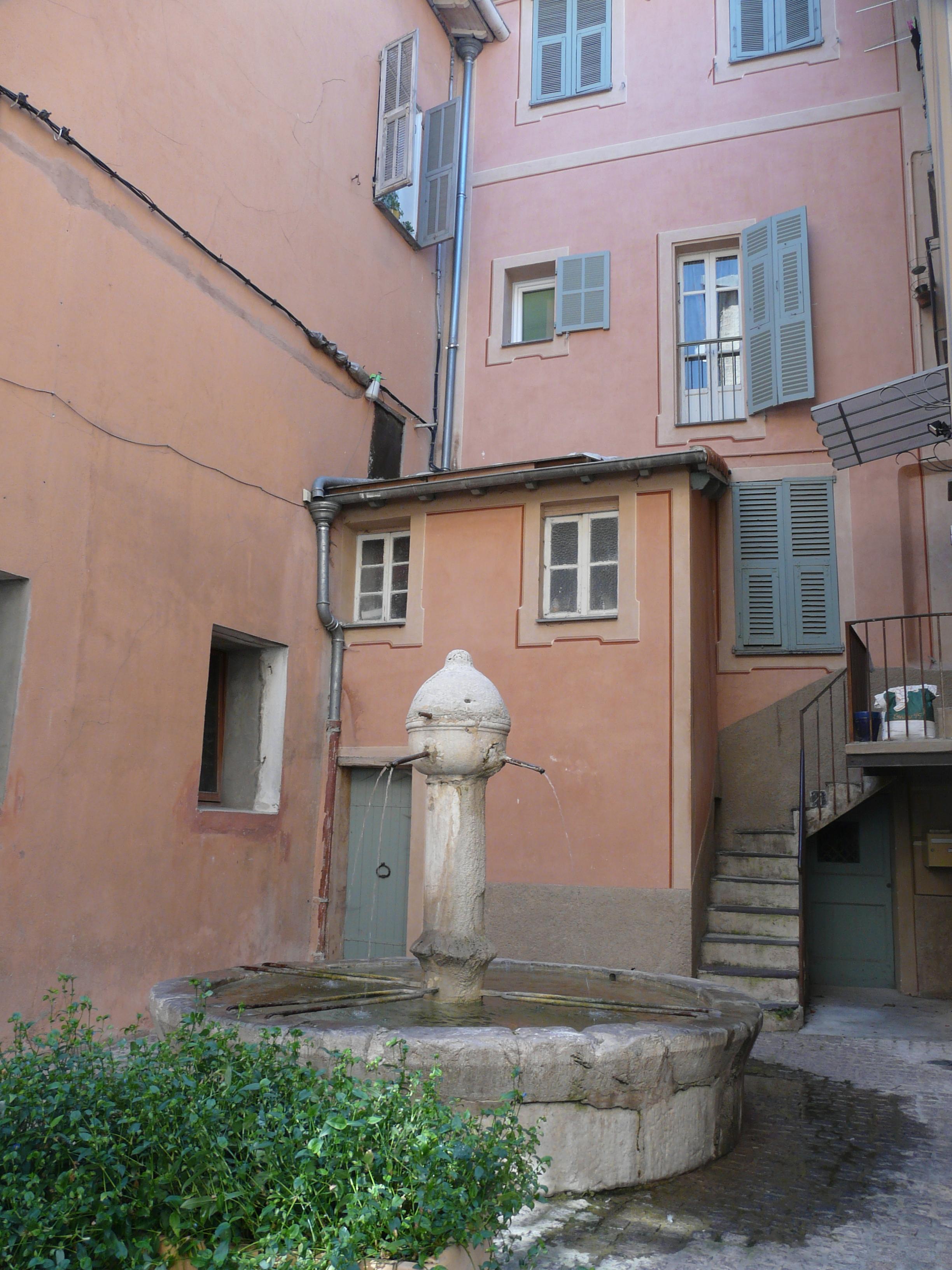 fontaine circulaire