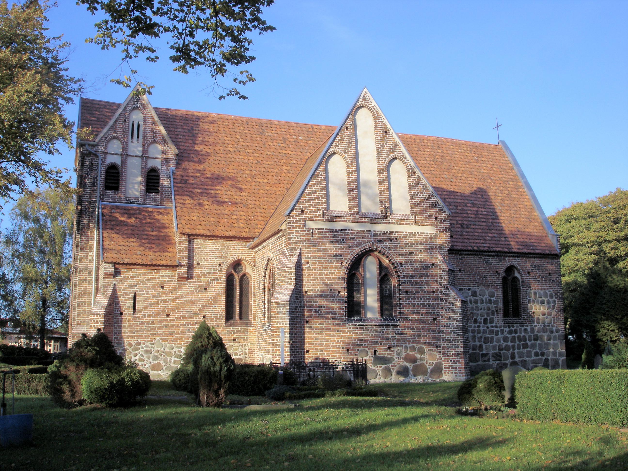 Dorfkirche Russow