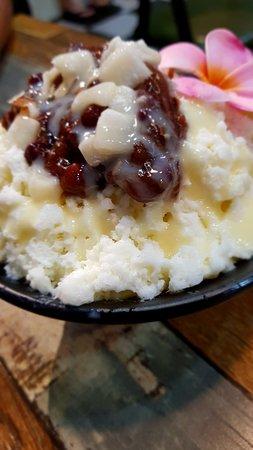 Snowberry Dessert Cafe