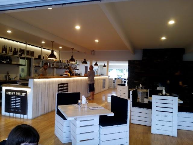 Smoky Pallet Free House