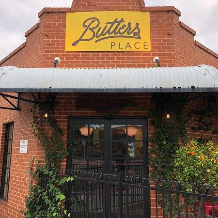 Butters Place Cafe