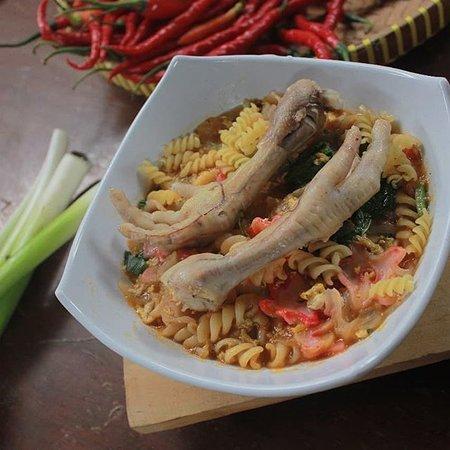 Seblak, Baso Aci Neng Oyen dan Ayam Geprek PK